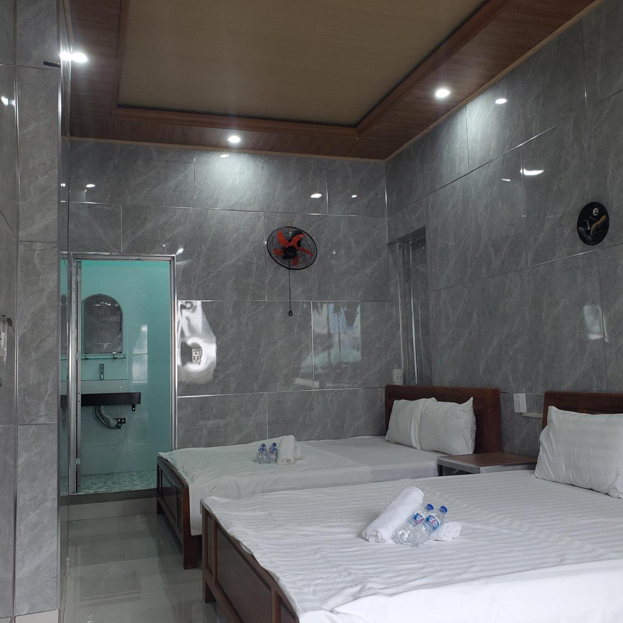 Tuan Thanh Homestay Tân Hiệ Exteriör bild