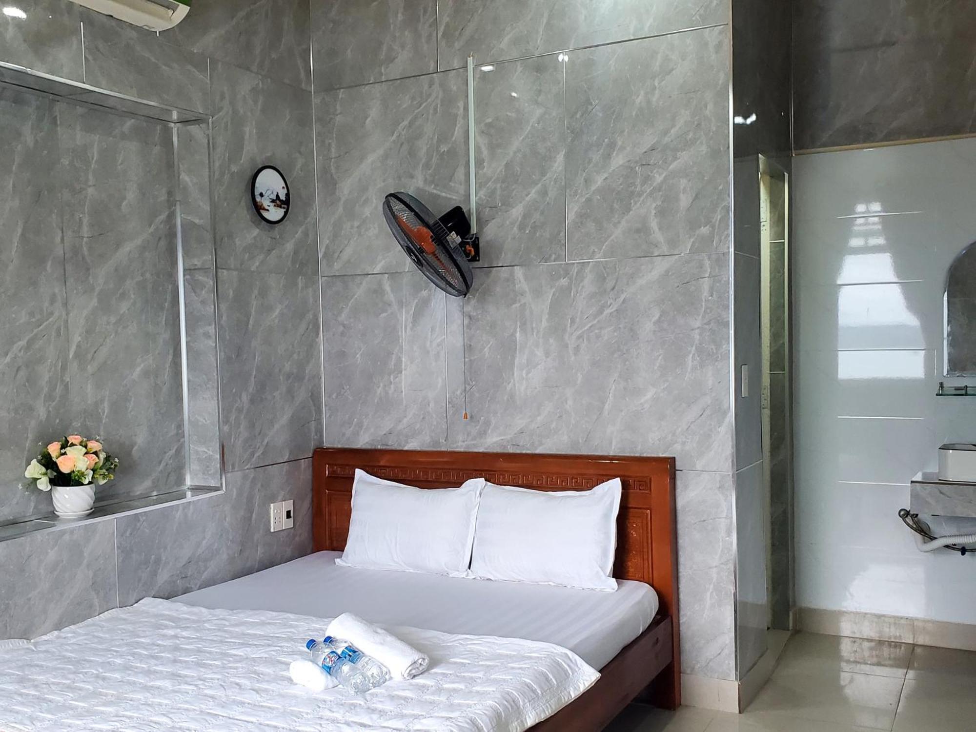Tuan Thanh Homestay Tân Hiệ Exteriör bild